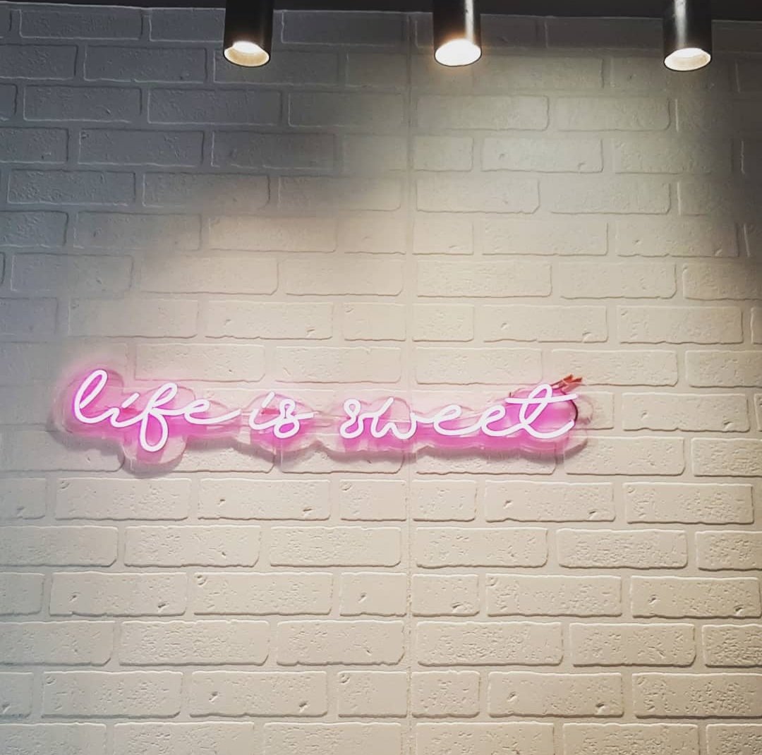 Pantelis_Decor's tweet photo. Light a space such that it doesn't cast a shadow. #interiordesign #neonlighting #ProjectDiaries https://t.co/Cqfk5Op7FD