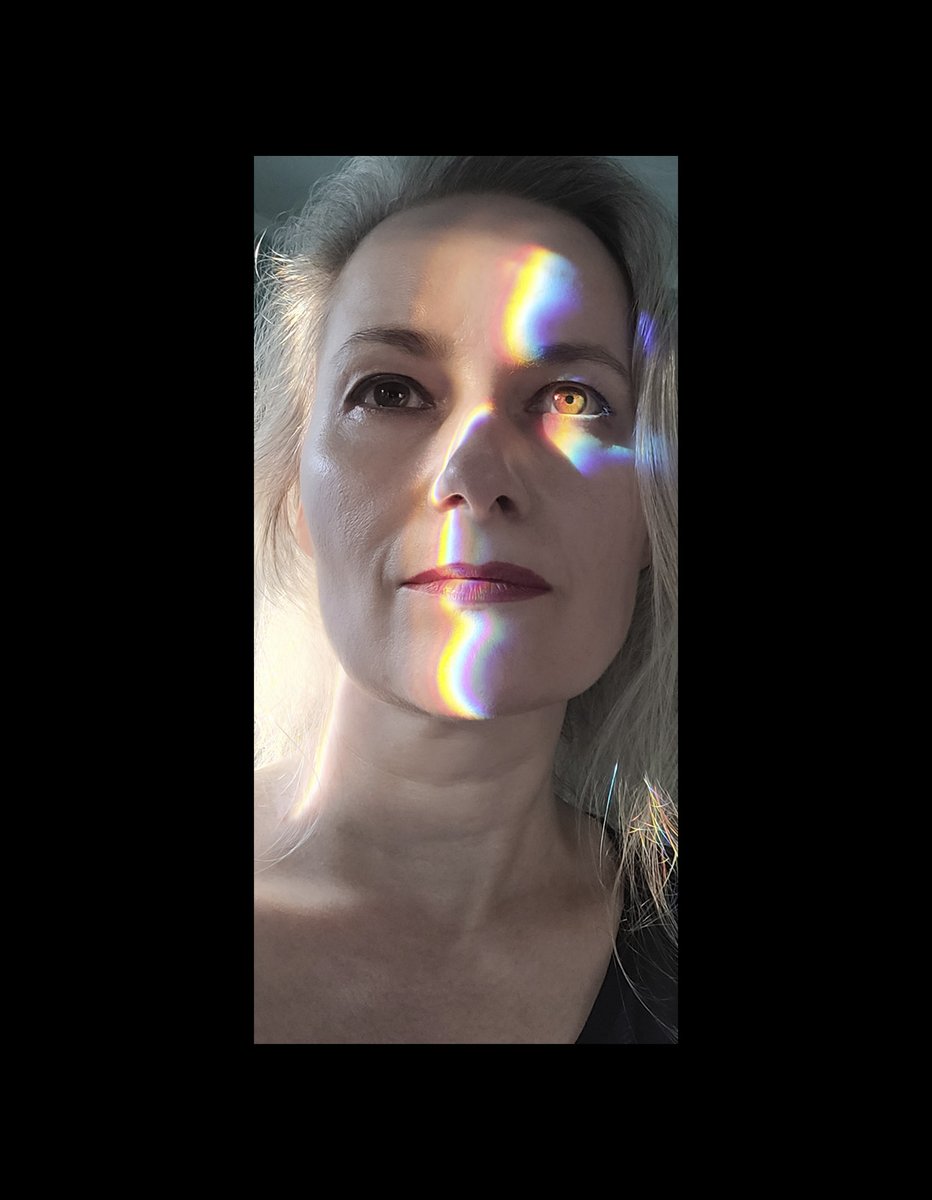 MalaWintar's tweet photo. Interessante Reflektion/Lichtbrechung im Spiegel.
Das erinnert mich an ein bestimmtes Musikalbum
#Reflection #TweakerRay
https://t.co/lCOGwCpBad
Lasst es euch gut gehen π https://t.co/wZddfnpH2W
