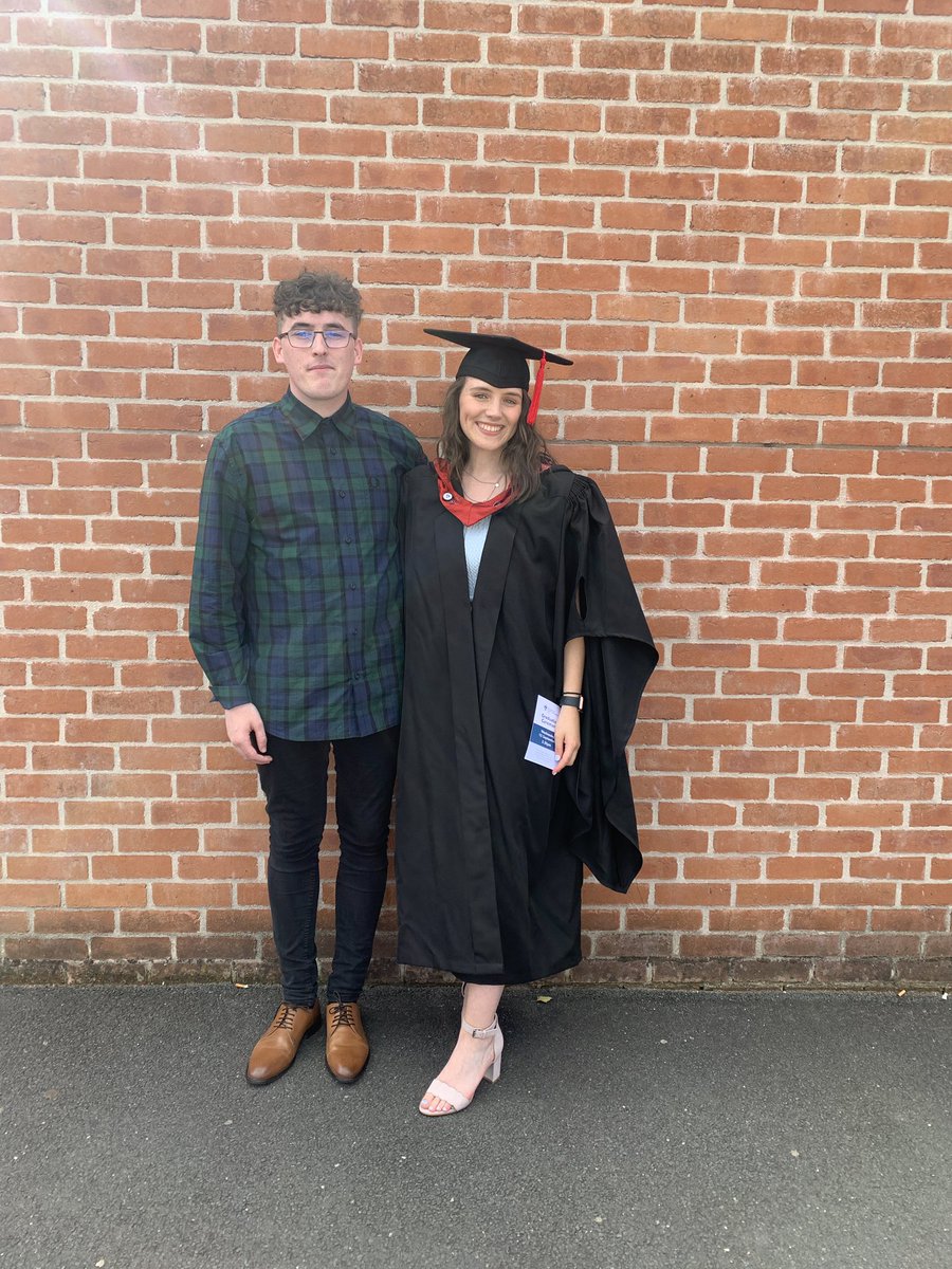 molibethan_'s tweet photo. Finally graduated from @UCLan @UCLanActing a year later with my amazing family and friends❤️ The best way to celebrate the most amazing three years of actor training! 

UCLan 2017-2020❤️ https://t.co/KMkKxhpwYx