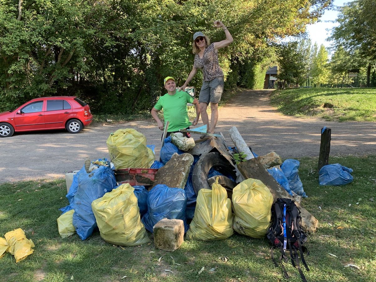 NLinSlovakia's tweet photo. Today joining NL Waterway Cleanup in Bratislava #WorldCleanUpDay2021 #doingbettertogether @rivercleanup @mbrc_the_ocean https://t.co/L1Lk7e8zKy
