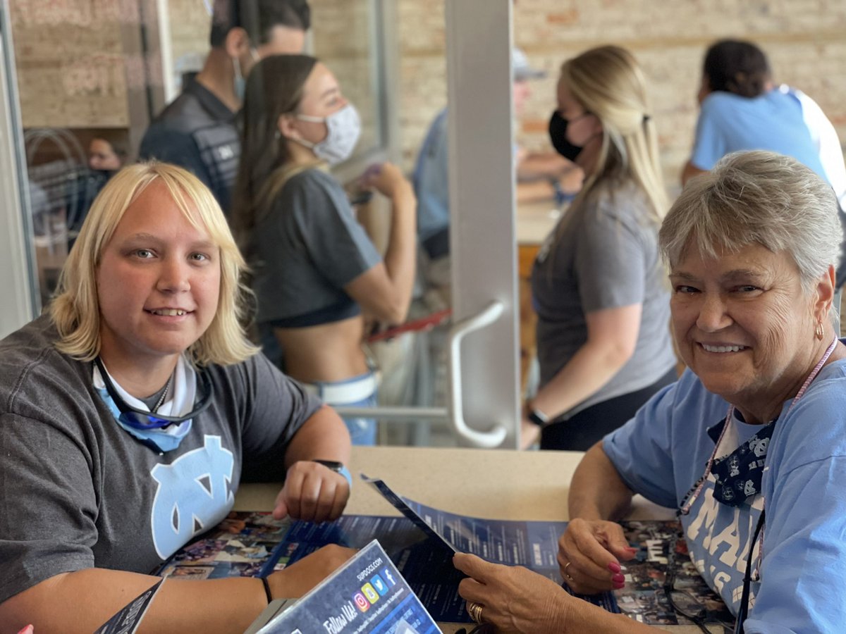 GoHeelsCody's tweet image. Getting Game Day Started right. #Supdogs @t4heels @brinkley_angie @LGreen4Heels @SupDogsUNC