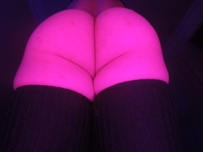 Tried to make a butt heart. Did I do it? https://t.co/kwaZE1V3gI