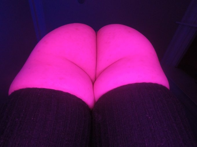 Tried to make a butt heart. Did I do it? https://t.co/kwaZE1V3gI