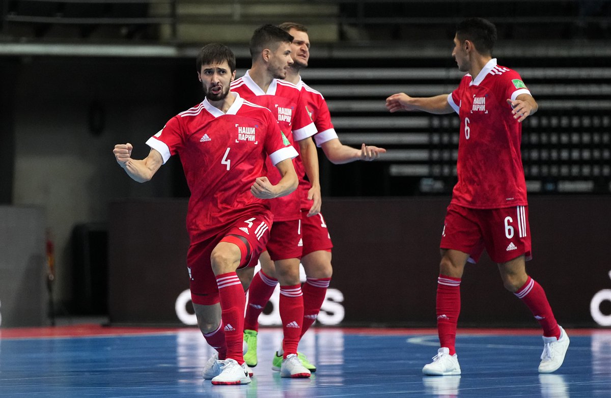 FIFAcom's tweet photo. ✍️ Uzbekistan wrote history
💯 RFU stayed perfect
⌛️ Venezuela scored late
💪 Costa Rica finished group strong

🗞 All the latest from the #FutsalWC 👉https://t.co/Bj2U5zbWcz https://t.co/uBAd3rZPfe