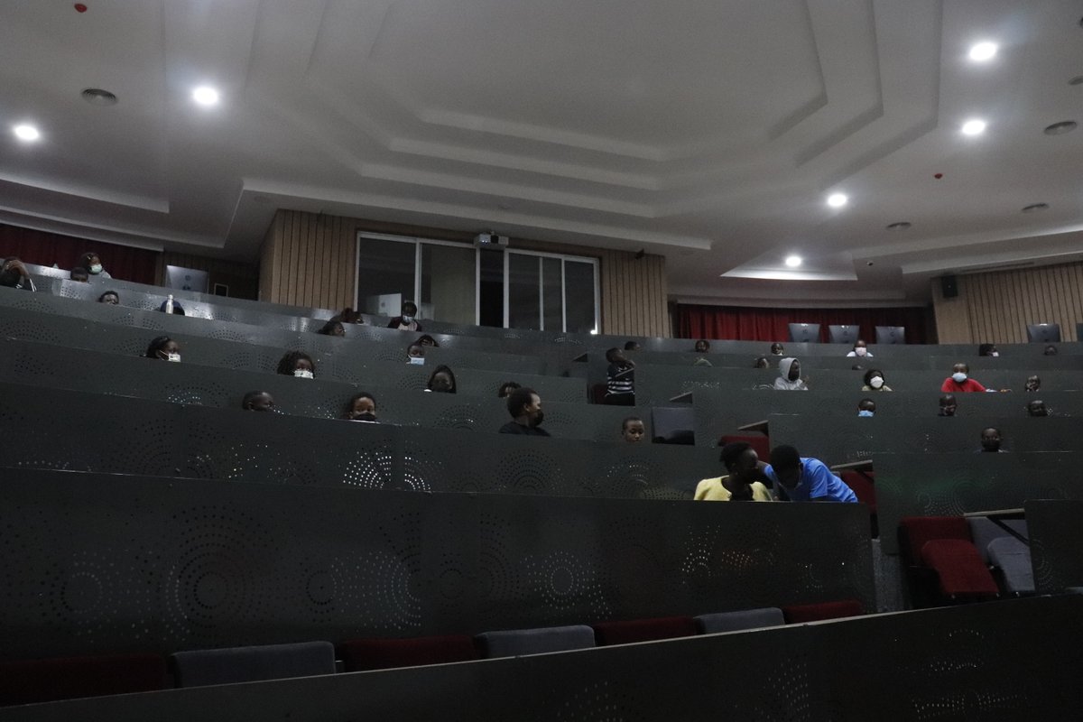 SCSLearningNBI's tweet image. Year 7 &apos;a night in boarding&apos;
#Movienight #ImaxExperience #Spacejam #Scsinternational #anightinboarding