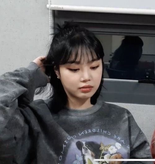wiamio's tweet photo. Soojin ah 🥺 come back please https://t.co/HzXQ6leh5c