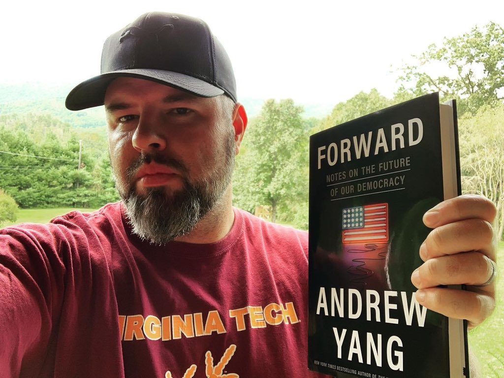 TheCausinFx's tweet photo. Got my advance copy of #FORWARD in the mail today. Very thankful to both @andrewyang &amp; @BlairWalsingham for all they do and for believing in me to do my part in the mission! I’m excited for the next chapter! Not Left, Not Right, FORWARD! https://t.co/0okRra7ZCR