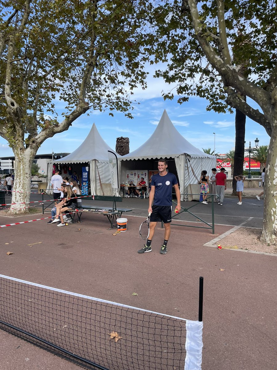 fabmartinetti1's tweet photo. Journée #patrimoniale et #sportive
Après une visite de chantier à la nivera suivi d’un spuntinu.
Passage à la fête du sport pour soutenir le RC Ville-di-Pietrabugno et à l’Orange Bleue pour le premier open de squash de la saison. https://t.co/UQDKHugWCK