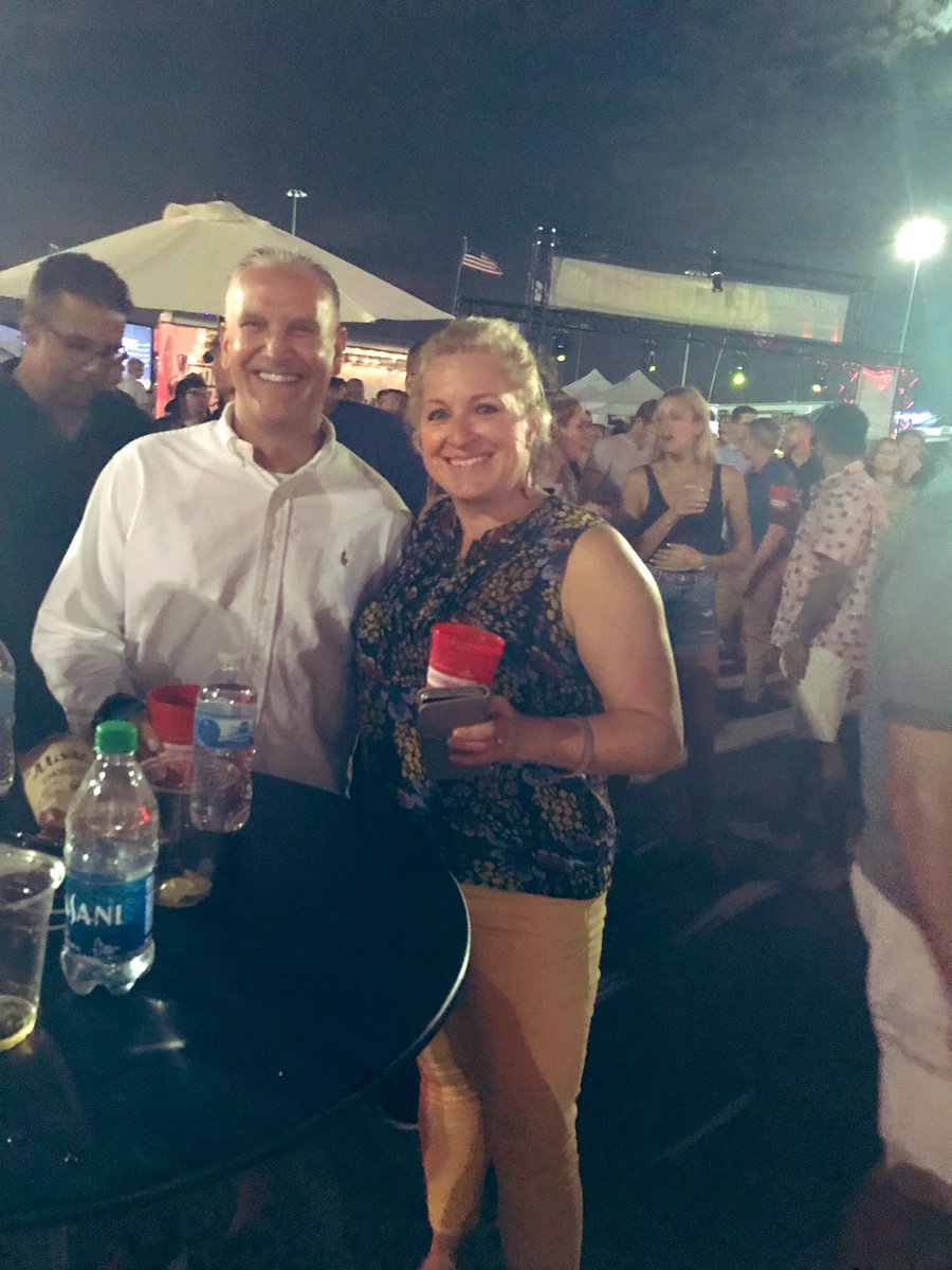 1stBusinessBank's tweet photo. First Business Bank employees had a great time at the 41st Annual American Royal Series of Barbecue! We were pleased to be in good company with so many others as a sponsor. Thanks for putting on such a great event @KCTechLaw ! #ARtechBBQ #americanroyal #americanroyalbbq https://t.co/G7Qgq8RnmX