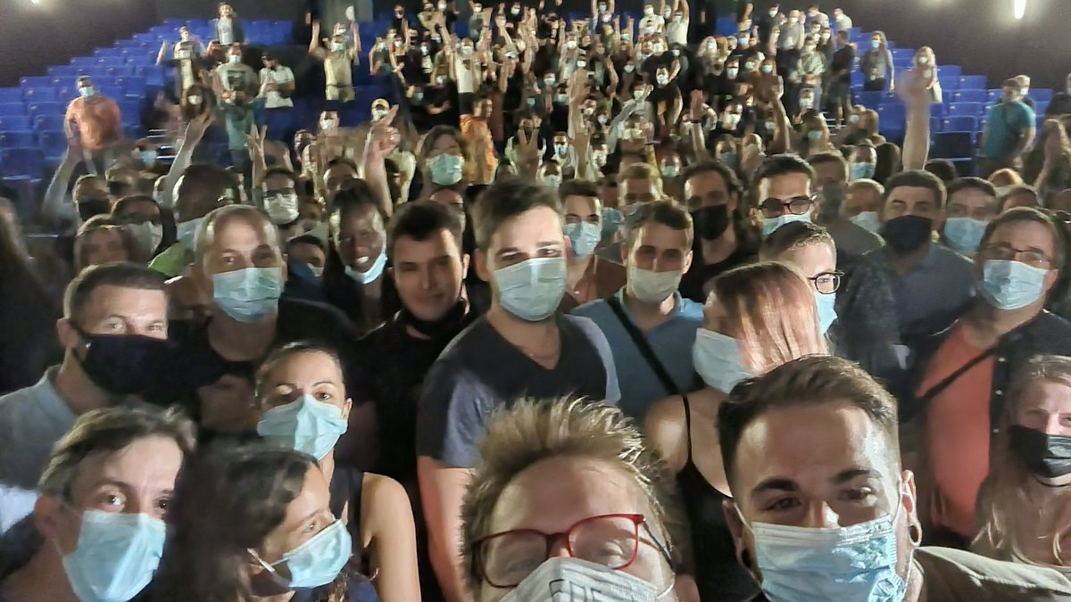 scarecrow0909's tweet image. Record du monde
Séance 203/203 
100%!!!!!!!!!!!!
Merci à tous d'être venu!!! Vous êtes incroyaux!!!!!! Kaamelott dans le guinness on y a cru et ça c'est fait!!!
@AAstierOff @Kaamelott_tweet @SNDfilms @GWR @operaims