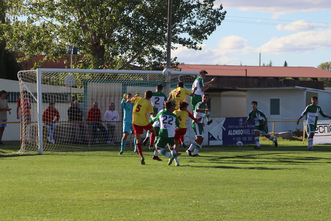 Primeros 3 puntos de la temporada para nuestro Juvenil Regional, tras vencer 2-1 al C.D Juventud del Círculo en el primer partido de liga.
 
Tantos anotados por:

⚽ Pablo 
⚽ Pelayo

¡Buen trabajo chicos!