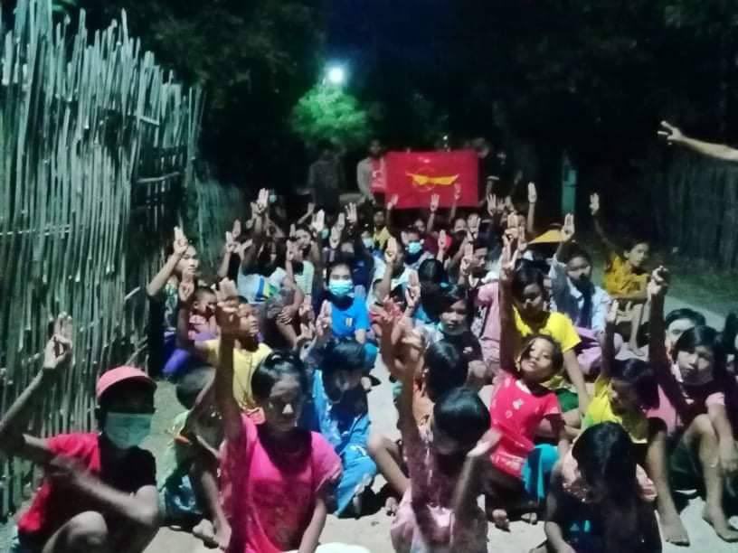 In #Htantawgyi village, Salingyi Tsp, an anti-coup night rally was held to overthrow the Military Dictator. #WarCrimesOfJunta #Sep18Coup  #WhatsHappeningInMyanmar