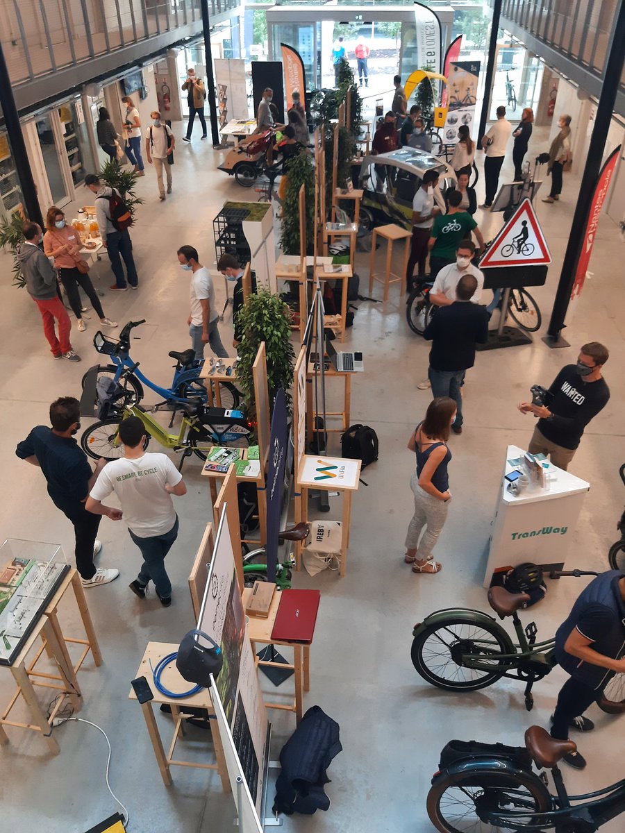 benoit_furet's tweet image. Aujourd'hui au #Nantes_Cycli_Lab étaient exposés dans la @Halle6Ouest des engins à 2,3 ou 4 roues et à propulsion humaine... mais pas que...

Des cycles créés par des étudiants ou des personnels de l' @UnivNantes et de l' @IUTNantes