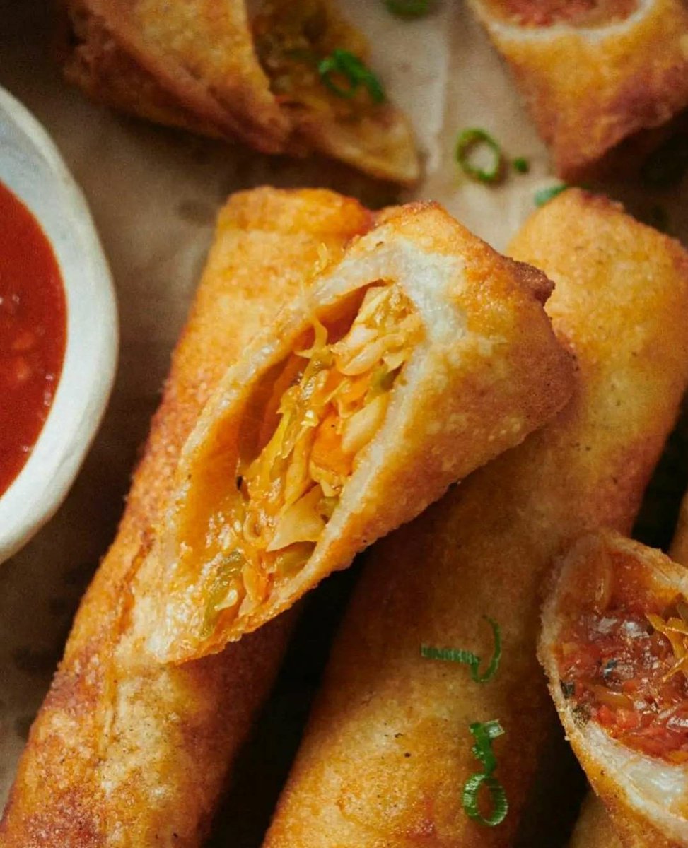 anitaskitchenn's tweet photo. Veggie Spring Rolls @anitaskitchenn 🥙🤤 https://t.co/oLZjfZkU3Y