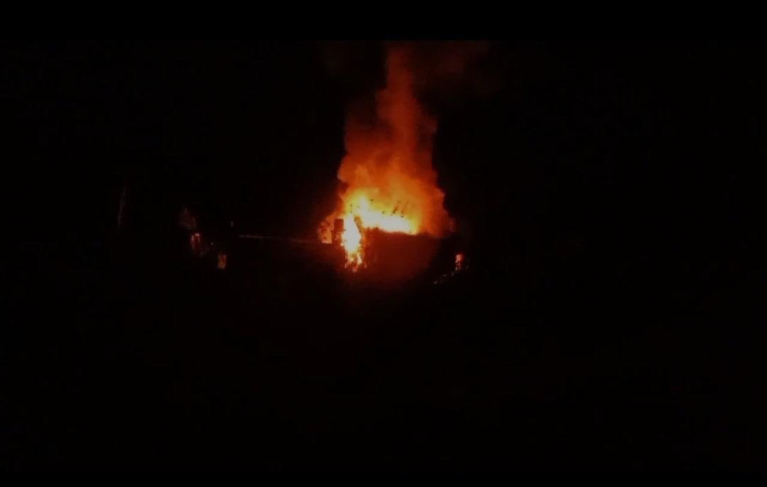 suchanms's tweet photo. In Hakha, heavy gunshots and explosions were heard at around 7:50 pm tonight, according to local outlets, adding that local civilians were hit by bullets. #WhatsHappeningInMyanmar #Sep18Coup https://t.co/NIHDKQ9hHX