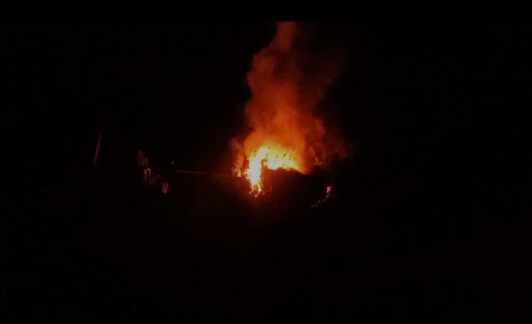 suchanms's tweet photo. In Hakha, heavy gunshots and explosions were heard at around 7:50 pm tonight, according to local outlets, adding that local civilians were hit by bullets. #WhatsHappeningInMyanmar #Sep18Coup https://t.co/NIHDKQ9hHX