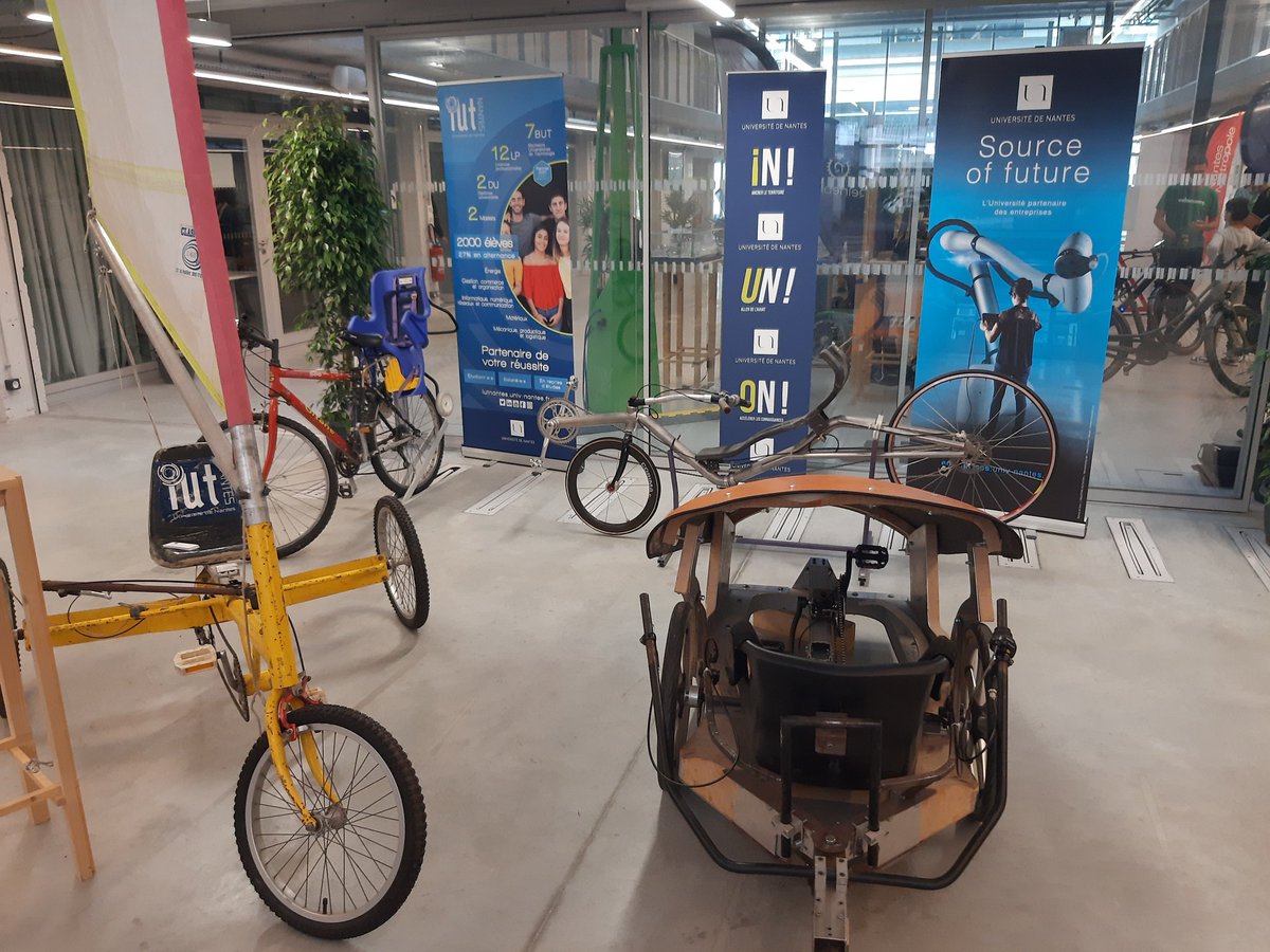 benoit_furet's tweet image. Aujourd'hui au #Nantes_Cycli_Lab étaient exposés dans la @Halle6Ouest des engins à 2,3 ou 4 roues et à propulsion humaine... mais pas que...

Des cycles créés par des étudiants ou des personnels de l' @UnivNantes et de l' @IUTNantes