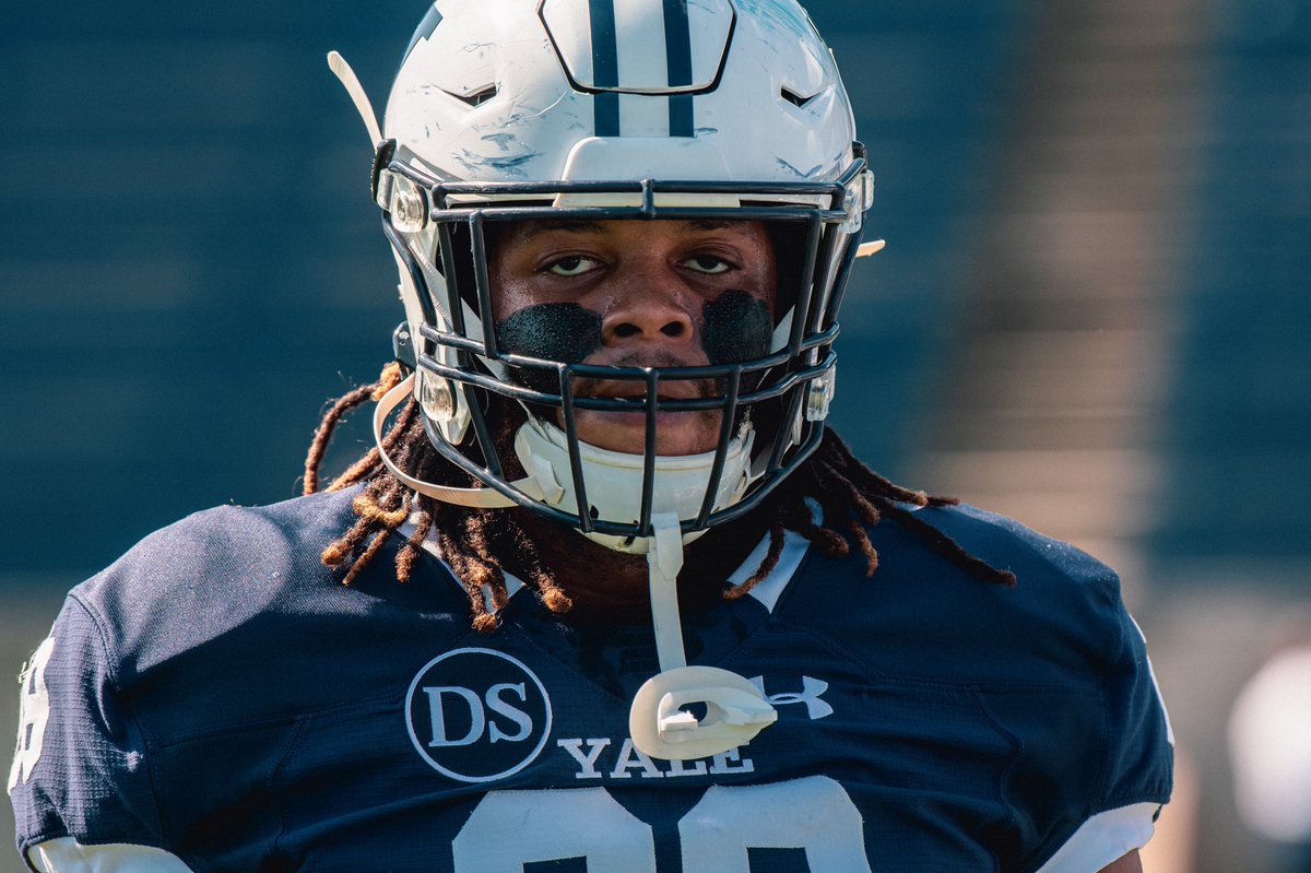 Yale Football tweet media