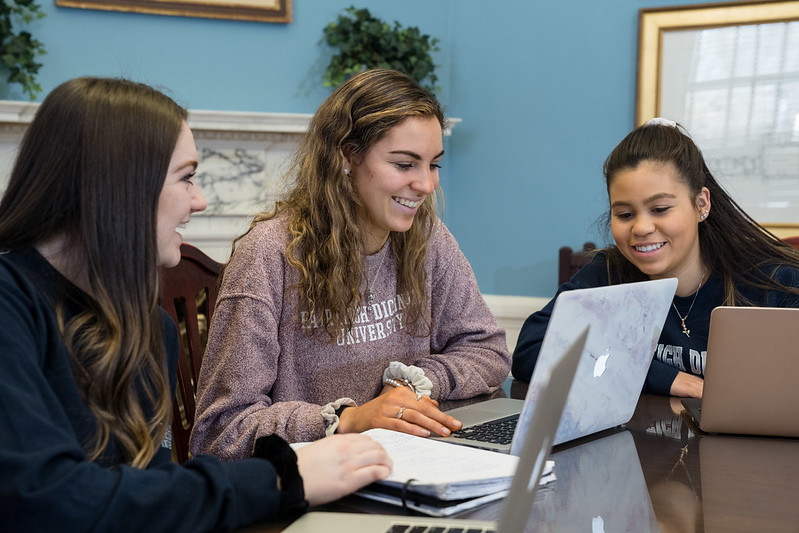 fduscbgrad's tweet photo. Our MBA program offer 6 specializations, AACSB accredited, and highly ranked by the Princeton Review! Read more: https://t.co/QEghXAD7lO #MBA #FDUSilberman #AACSB #PrincetonReview https://t.co/dqIBLAJjze