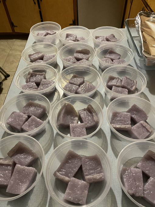 All the Mochi cake 🤤🤤🤤 https://t.co/TB4Yyo8MOW<a href="/tag/mvsales"class="tags"><span>#mvsales</span></a>