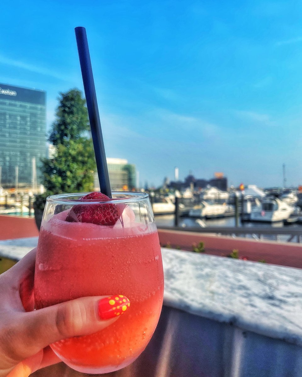 WaterfrontPB's tweet photo. Hello Saturday! ๐ Grab a delicious #Froze from Loch Bar in Harbor East and get your weekend started! ๐ #Baltimore #WaterfrontFun https://t.co/FVerxq5tHe