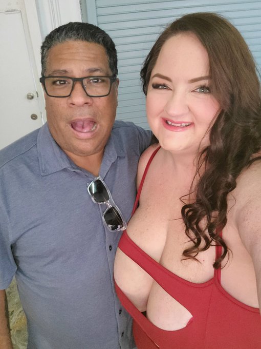 On set! @plumperpass https://t.co/rzegz7witc<a class="tags" href="/tag/plumperpass">@plumperpass</a><a href="/tag/realloyalfans"class="tags"><span>#realloyalfans</span></a>