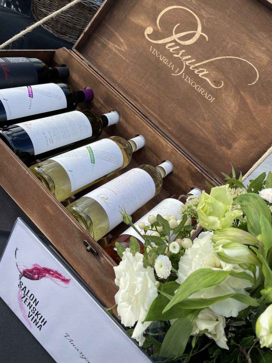 VinarijaPusula's tweet photo. Salon ženskih vina #tcgalerija https://t.co/8bvDFNmHwy