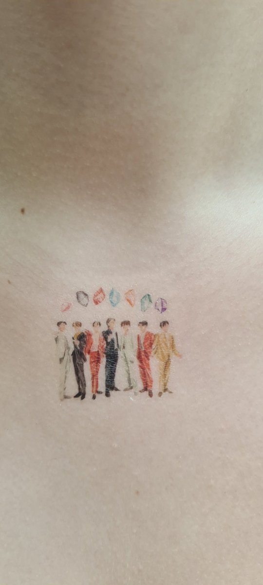 JuliaGarciaT's tweet photo. Y estos son los que se hizo mi hija. 💜💜 @BTS_twt #armybox https://t.co/DjSCaTZ9Nh