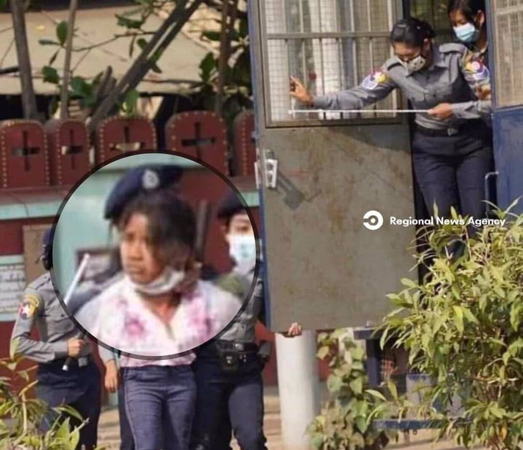 SAC forcibly abducted a woman actively involved in Anti-Coup movement, Ma Tin Tin Aye, for second time at 5pm while she was selling fruits at her sister’s fruit market.
#WarCrimesOfJunta
#Sep18Coup 
#WhatsHappeningInMyanmar