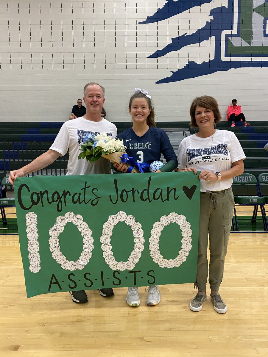 Our very own Jordan Chapman reached 1,000 assists last night! YES 👏🏼 MA’AM 👏🏼 blessed to have her in our program! #RHSRoar