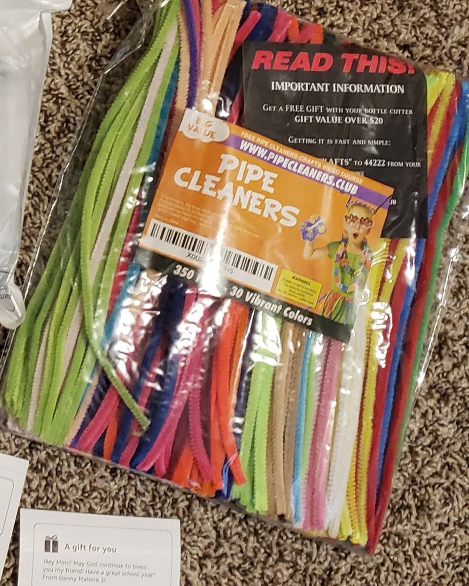 MimiZamarripa's tweet photo. So this is how it started, and this is how it went 🤪 #BohrModels look beautiful 😍 Wish List link below if you'd like to make a donation to my classroom 🥰
#chemistryclass #teacherlife #MPND
https://t.co/RkFCL5Foye https://t.co/Kp0IDpv9Nu