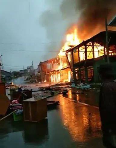 tw // death
SAC shot dead pastor Cung Biak Hmun, pastor of TCBC Congregation while he was driving on motorcycle at Thantalang, Chin today.He went out to put out fire caused by SAC’s artillery shells.10 houses were burnt down.
#WarCrimesOfJunta
#Sep18Coup 
#WhatsHappeningInMyanmar