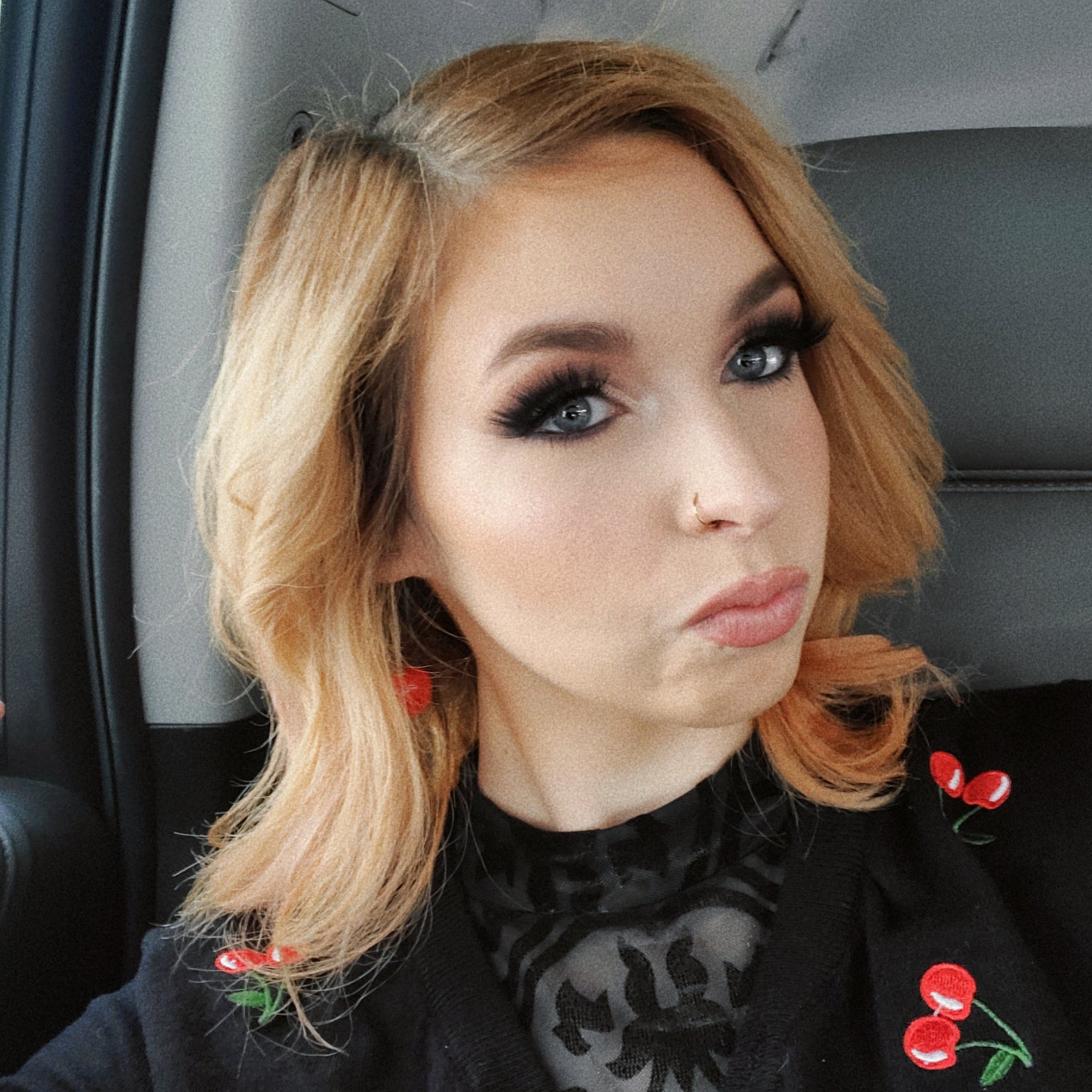 TW Pornstars 1 pic. Dawn Willow. Twitter. Got my make up done 😙. 4 25