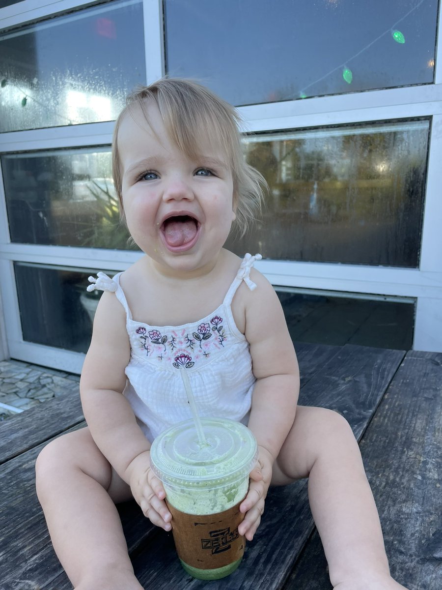 CambriaRoland's tweet photo. We out here drinking green smoothies and doing our Saturday morning beach walk.
#BasicBaby https://t.co/FlOgBX3TzR