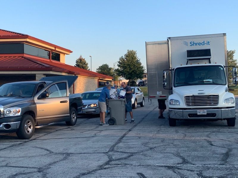 MinsterBank's tweet photo. Thank you to everyone who came out to our #CommunityShredDay in #WapakonetaOH! https://t.co/aWCcUE2NTU