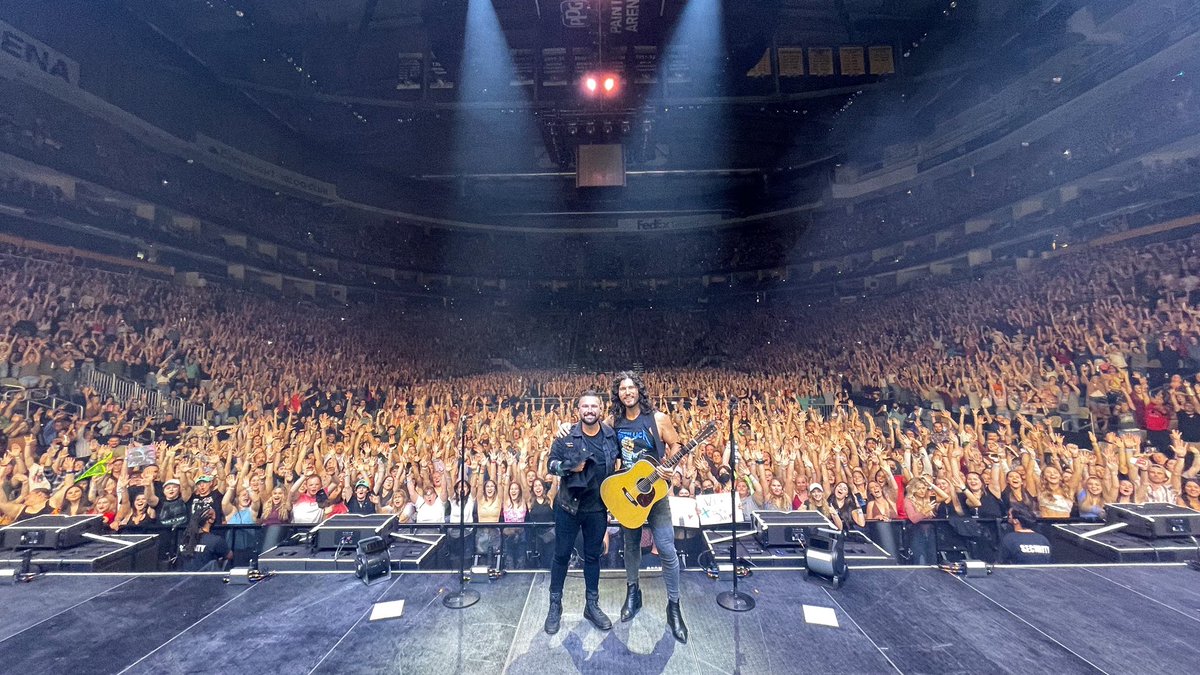 dansmyers's tweet photo. an actual dream come true: we sold out the hometown arena.  pittsburgh, thank you for one of the most incredible nights of my entire life.  it’s been a long journey getting to this point, but you���ve had my back every step of the way.  i’ll forever be grateful.  ❤️ https://t.co/oSo7YeMOaI