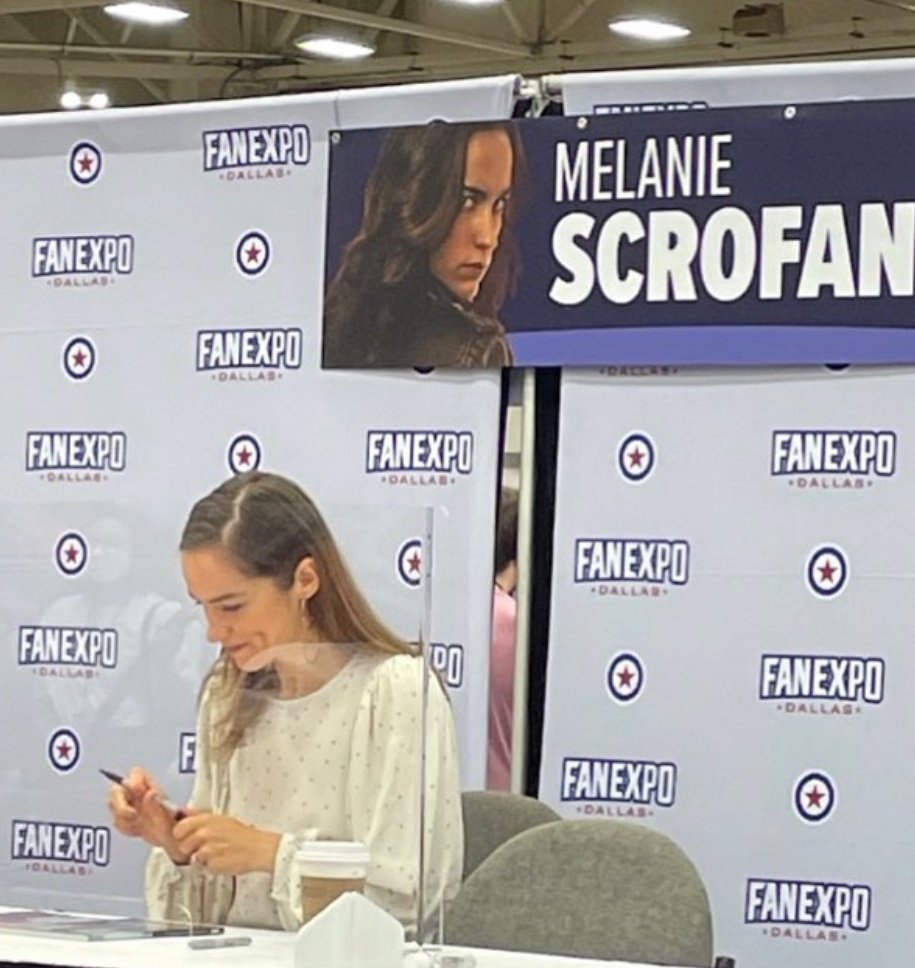 WynonnaEarp29's tweet photo. Omg look at them 😍 @MelanieScrofano @realtimrozon #WynonnaEarp #bringwynonnahome https://t.co/xV9He8F0xM