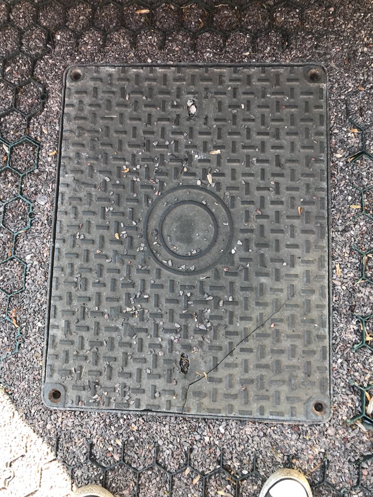 MarkGale's tweet photo. @HousingHarry @KwajoHousing Nothing new @KwajoHousing here are manhole covers found in parking bays in #RavensburyEstate.
They didn't meet British Standard #EN124 for gully covers meaning unsuitable for pedestrians let alone Class B125 light vehicles. Voiding insurance claim against injury. https://t.co/siGUtFXWe6
