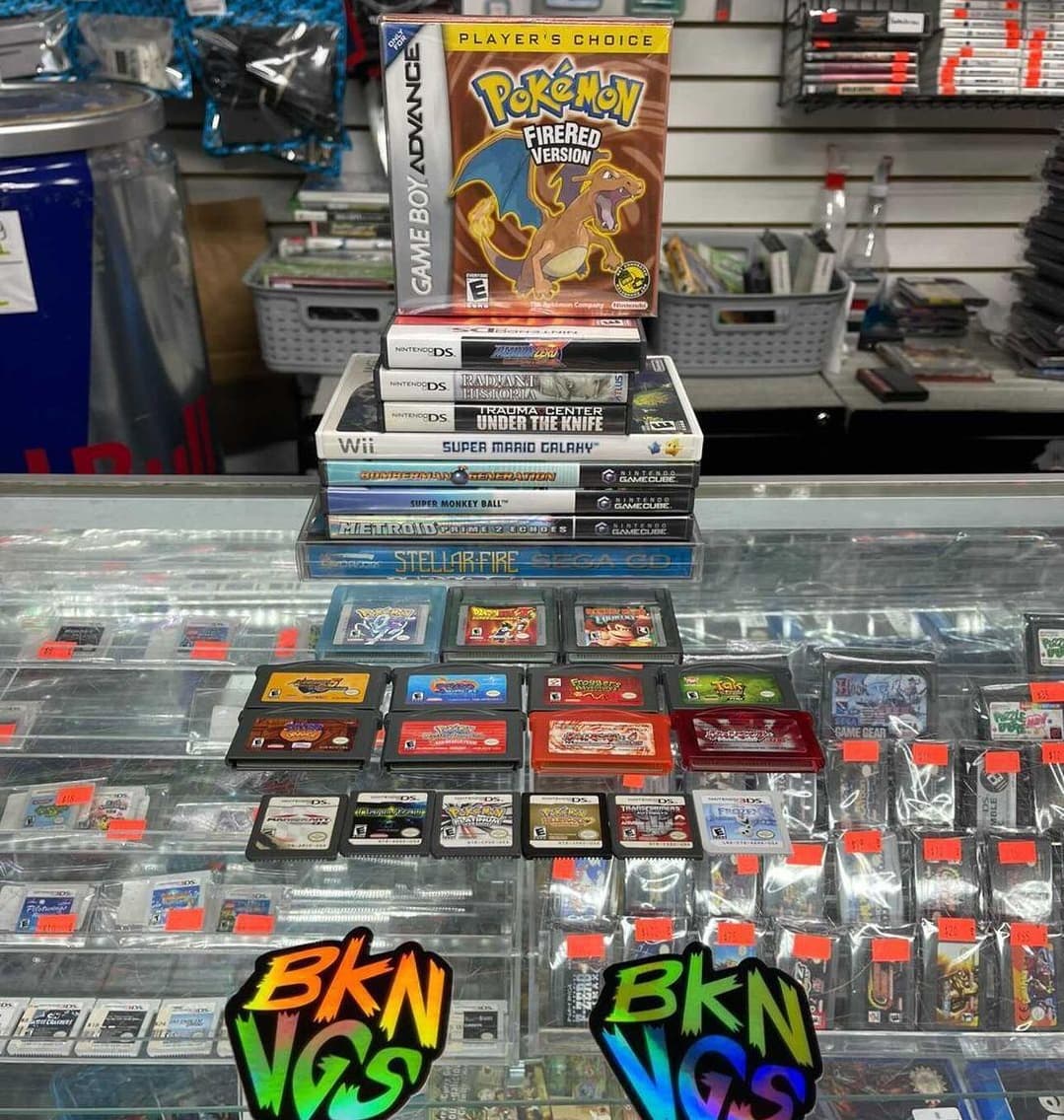 bklynvideogames's tweet photo. Todays trade-ins ##gameboyadvancegames #dsgames #gameboycolorgames #gamecubegames #segacdgame #pokemongames #fireredversionboxed #retroshop #brooklynvideogames https://t.co/Qu1i7ztBR5