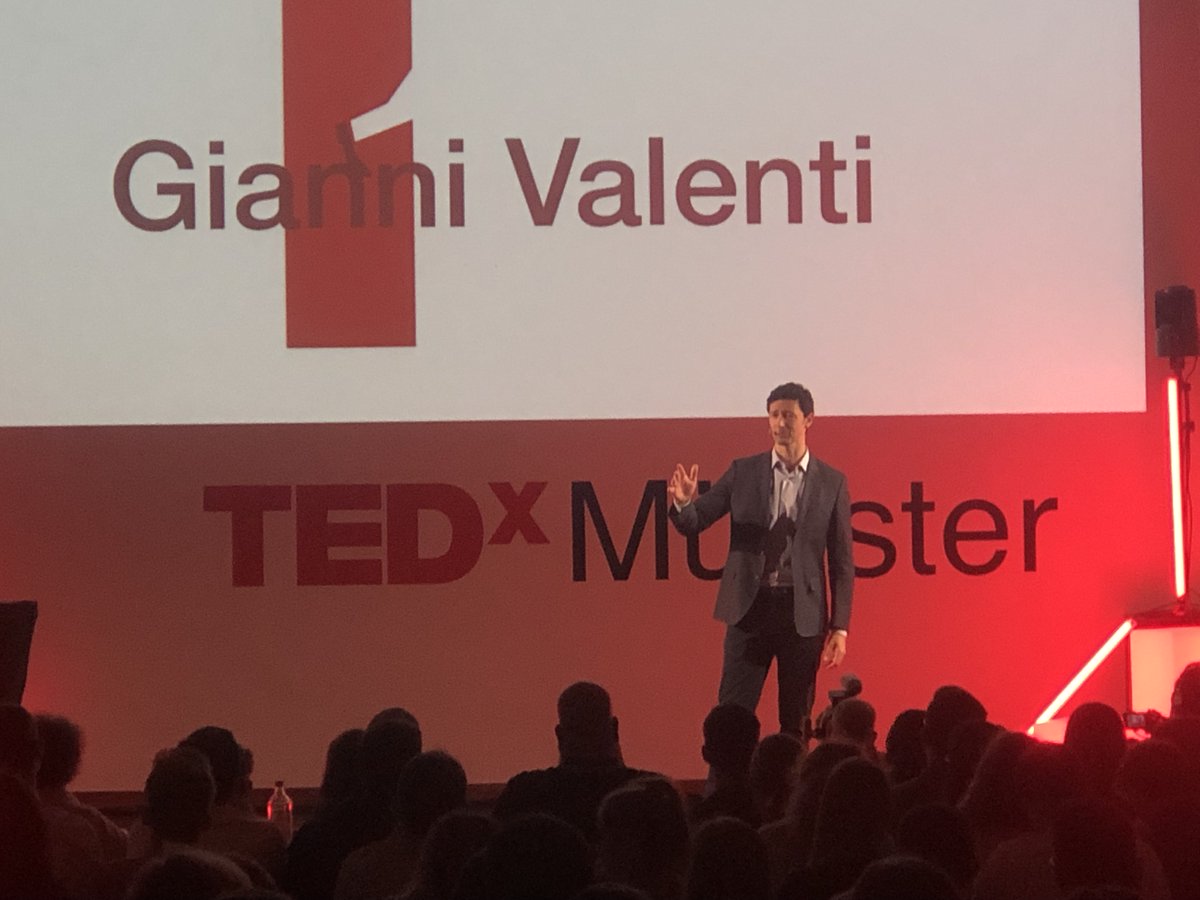 Heute ist der World Cleanup Day: (worldcleanupday.de). Es geht darum, die Welt von Müll und Plastik zu befreien. Und Gianni Valenti hätte eine Idee, wie das gelingen könnte: mit schwimmenden Kraftwerken, die das Plastik gleich verwerten. Jetzt auf der #tedxms21-Bühne.