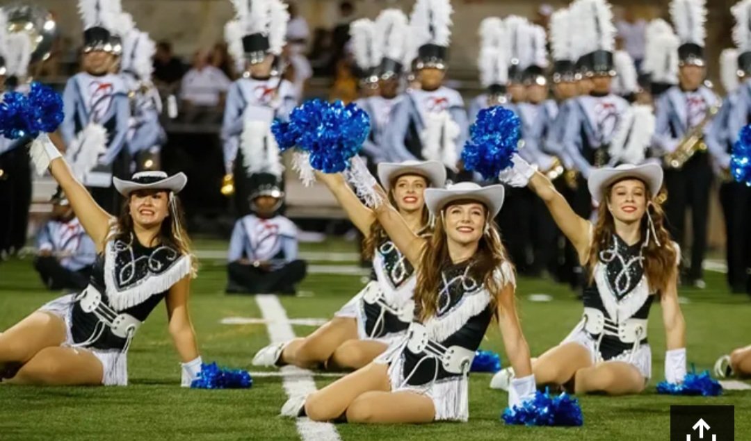 RadDadATX's tweet image. I love watching @VHSFootball but the reason I started attending games was to watch my daughter (below front) and her sister before her (VHS Class 2019, 9th Line) dance with @vhslegacies
Thank you @GutierrezPhotos for the memory from last night's game
#family #prouddad #Vipers