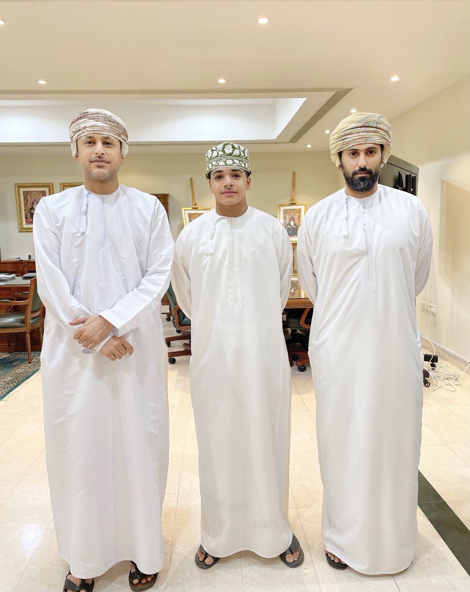 تشرفت بالاجتماع مع سعادة/ باسل بن أحمد الرواس وكيل وزارة الثقافة والرياضة والشباب للرياضة والشباب، وسعدت جدًا بالإستماع لتشجيع سعادته وتوجيهاته القيمة. وقد تم من خلال هذا الاجتماع مناقشة واستعراض إستراتجية وخطط المرحلة المقبلة بما يخدم مسيرتي في عالم الفورملا
#شهاب_الحبسي