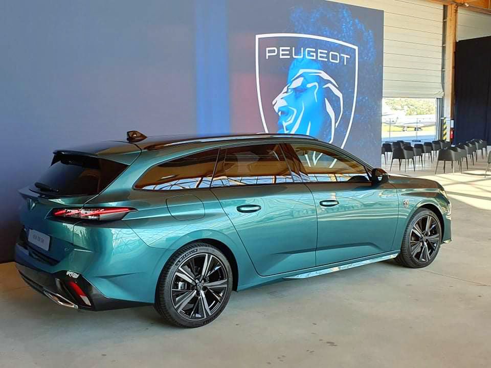 french_driver's tweet photo. Aujourd'hui, la nouvelle #Peugeot308 est à l'essai sur #FrenchDriver dans la région de #Cannes ! 🚗🇫🇷 

📸 : @t_andre3 https://t.co/5t0E6bEsNM