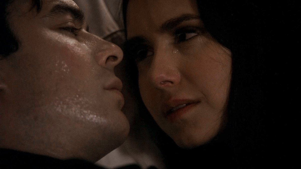 dobredelenx's tweet photo. Rever the vampire diaries só para ver Elena se apaixonar lentamente por Damon ao longo das temporadas https://t.co/1NRqrPfd1l