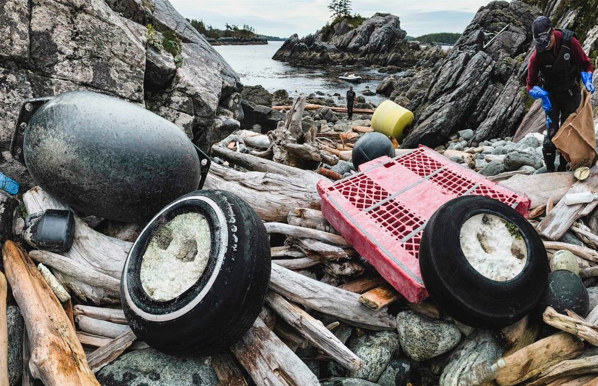 CRAT_Operators's tweet image. Our army of volunteers kicks off tomorrow to start cleaning this mess.  Thanks to all those that stepped up.  If you still havn&apos;t jumped on our volunteer schedule, join us.  Currently cleaning Comox Beaches. @CTVNews @Comox Valley Buzz 
#cleanshores  #beachcleanup