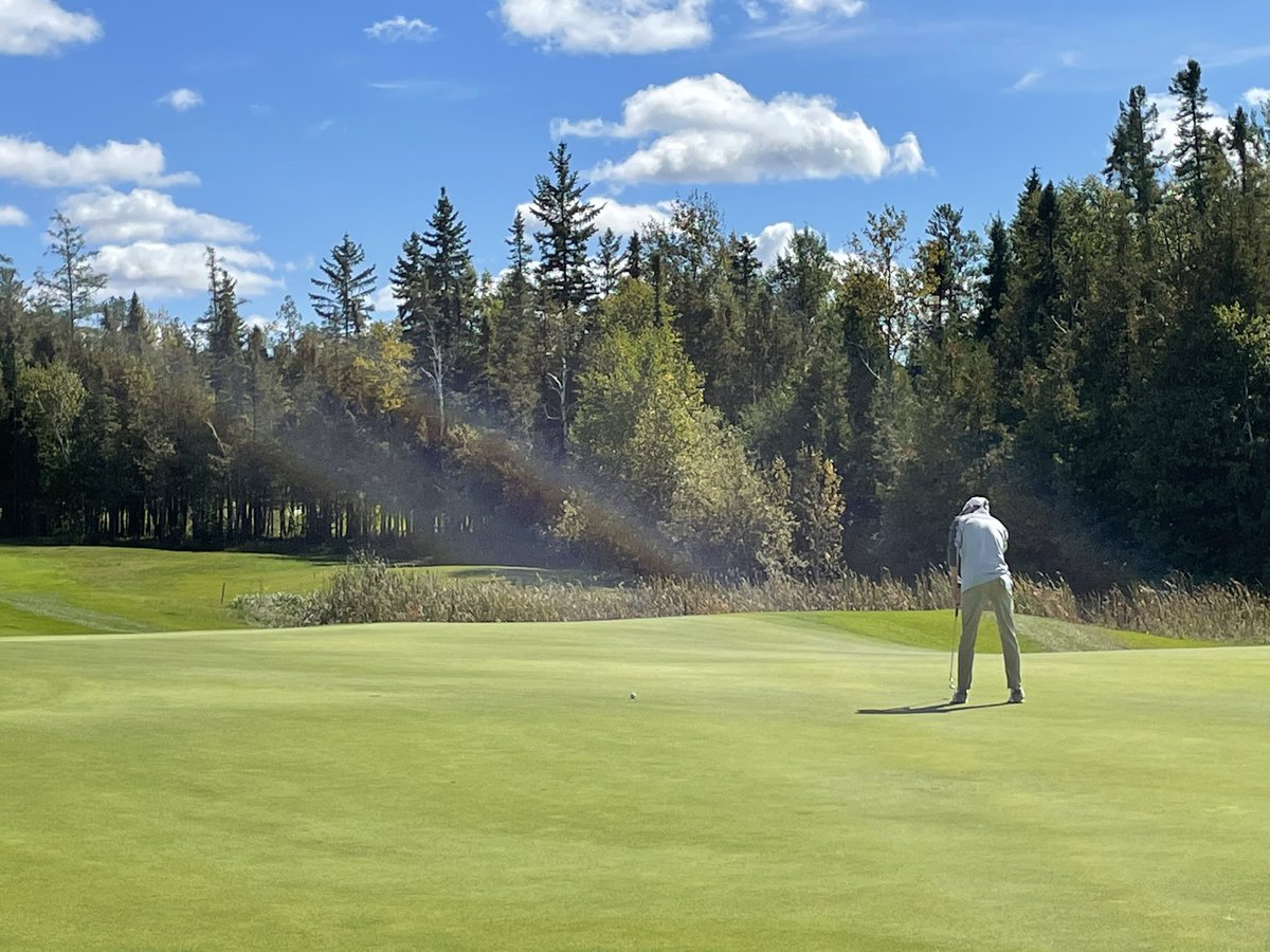 Another fabulous day of sunshine for the golfers at the <a href="/GolfCanada/">Golf Canada</a> NextGen Fall Series East! #nextgenfallserieseast 
#TheHollinger
#golfnga
#tourismtimmins
#golfcanada