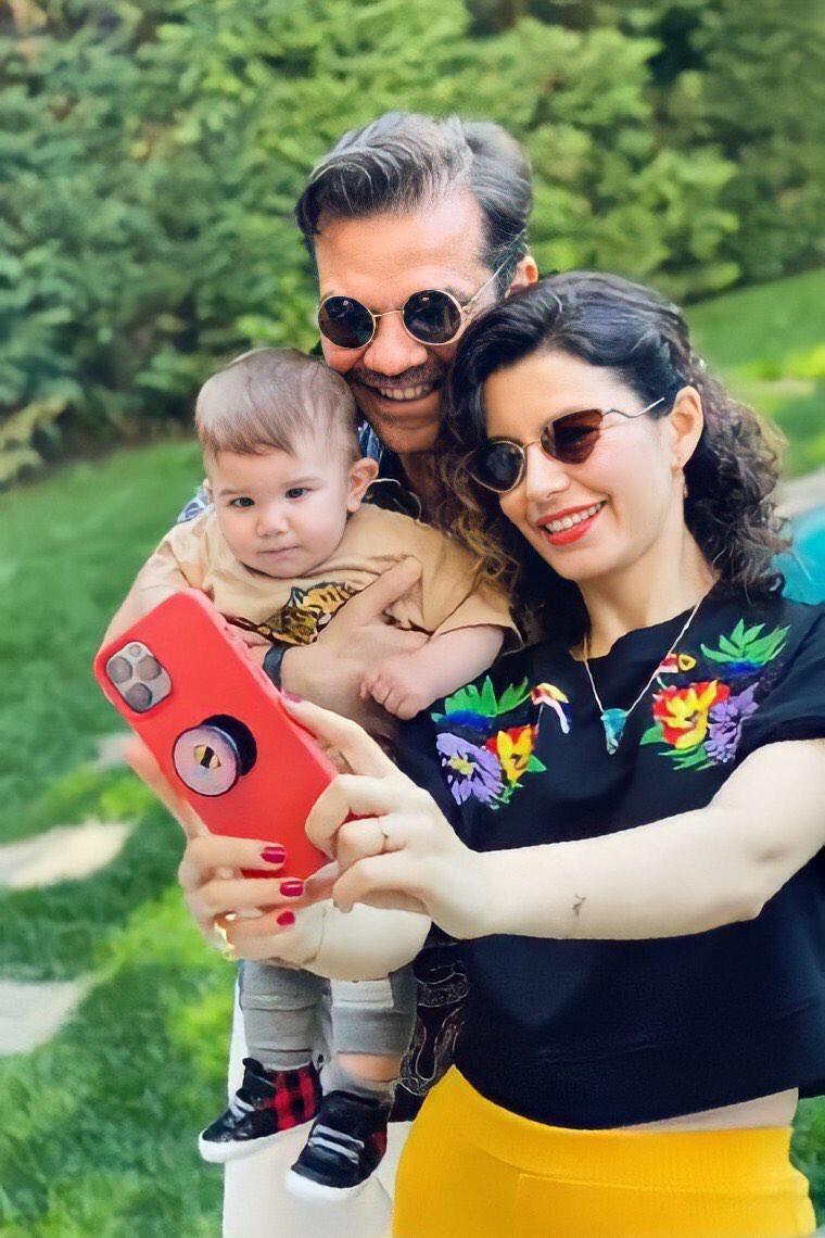 Newly published photo on the occasion of Kenan's niece's birth🥺😍🪴  Beartiful❤ . . . . #berensaat #kenandogulu #baby #birth #kid #برن_سات #love  #selfie #aşk, image size:760x1140