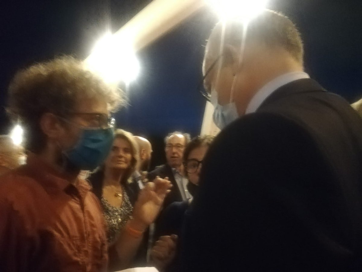 santoroma's tweet photo. Come precari @USB_PI abbiamo incontrato @gualtierieurope per informarli sul decreto di riparto. Si ricorda benissimo dello stanziamento vincolato alle stabilizzazioni. Fatte le verifiche prenderà posizione nei prossimi giorni @CNRoccupato @100000_anni https://t.co/Y9wwo2i72k