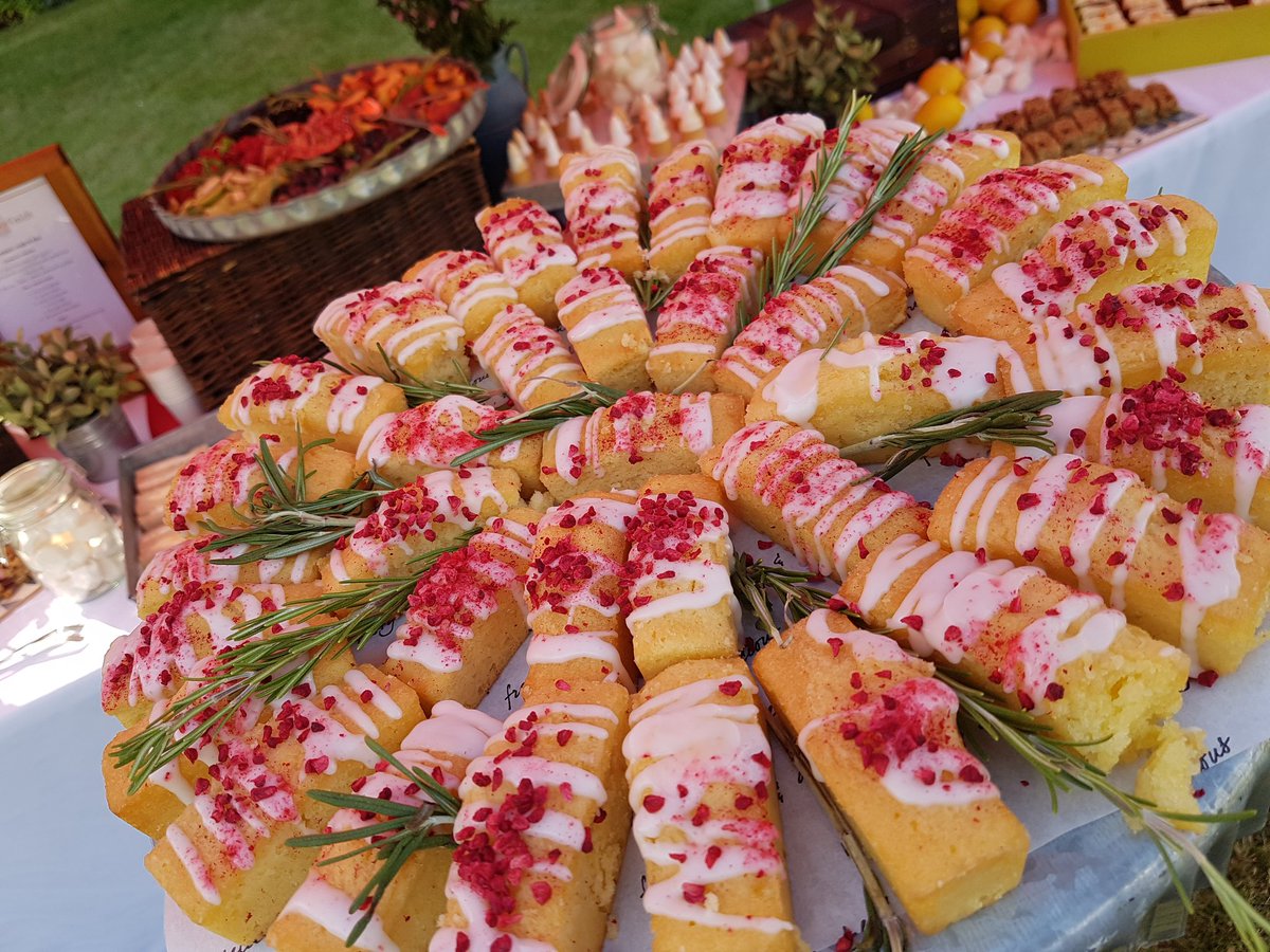 jamesrudman41's tweet image. Oranges and lemons was thr theme for this afternoon's match tea. Just what was needed after a successful afternoon of football. @KniefSally @Rachael48432853 @HolroydHowe