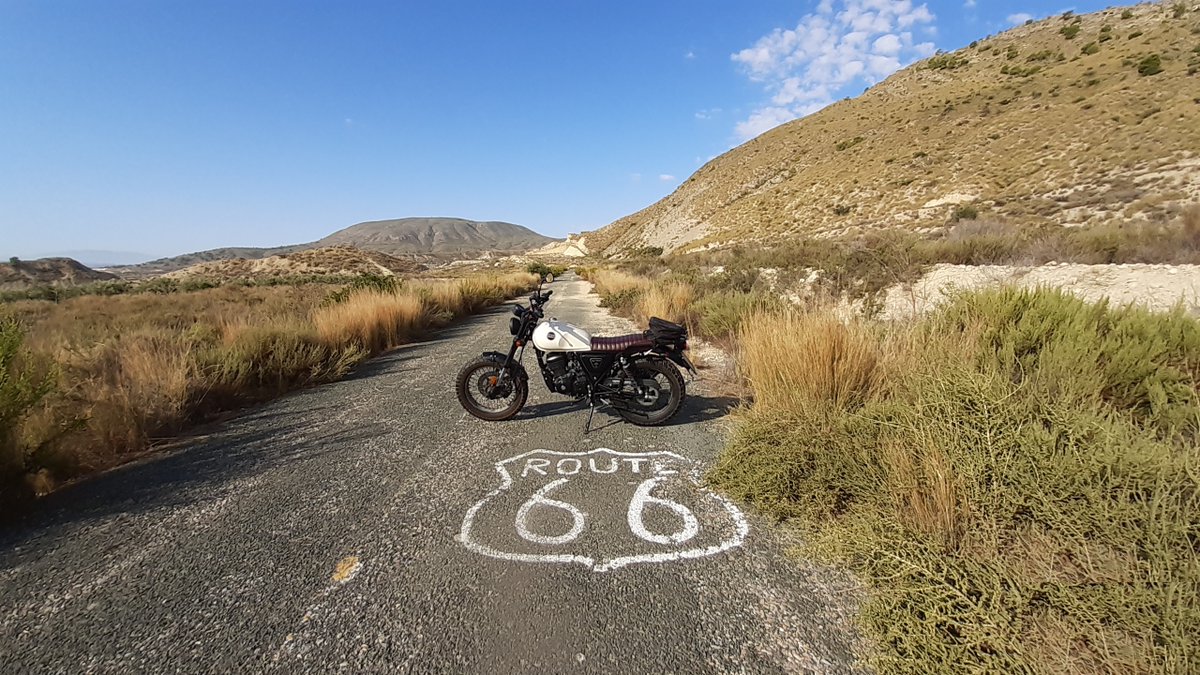 Deiotarus's tweet photo. Me escapé, con la Bogga Rocker, y sentí el genuino aroma americano...

#deiotarus #125cc #scrambler #boggarocker https://t.co/Z3NByZk00b